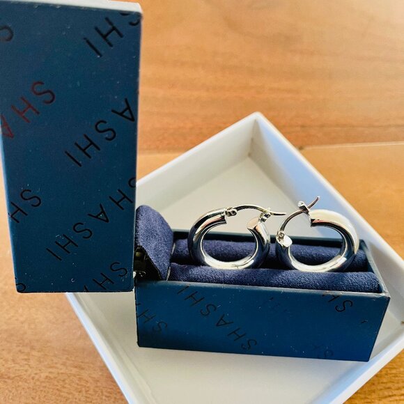 *New - SHASHI - Dominique Hoop Earrings - Picture 3 of 3